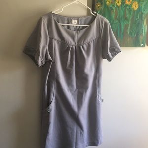 Gray Eci dress with sateen piping and real pockets